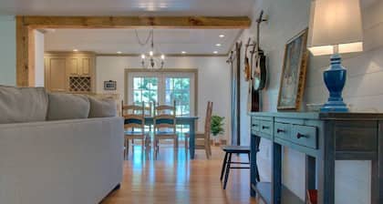 Soak Up Sunny FL Vibes at this Rad Ranch House