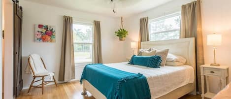 3 soverom, strykejern/-brett, wi-fi og sengetøy