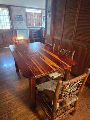 Dining - Awesome Cabin of many sunsets. (Comstock)