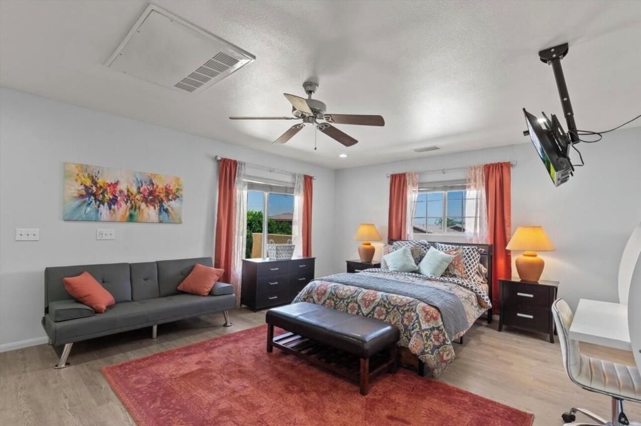 Iron/ironing board, WiFi