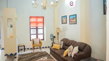 Rumah Deluks, 4 kamar tidur | Ruang keluarga