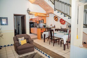 Deluxe House, 4 Bedrooms | Dining room - Casa con Encanto Centro Mazatlan 4 Rec (Mazatlán)