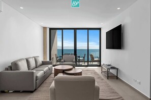 TV, offices - 2BR Beachfront 7th Floor Amazing Views | Arama Bay (Bucerías)