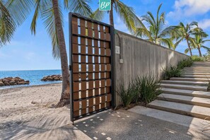 On the beach - 2BR Beachfront 7th Floor Amazing Views | Arama Bay (Bucerías)