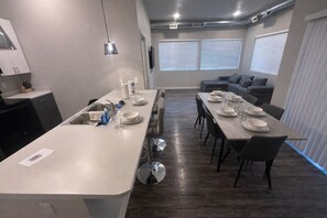 Dining - Spacious and perfect for family (Des Moines)