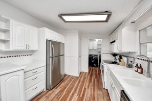 Fridge, microwave, oven, stovetop - Retreat-Style 4BR Home in Spring (Spring)