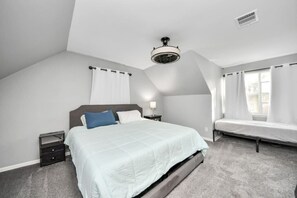 Unclassified image, 5 of 53, button