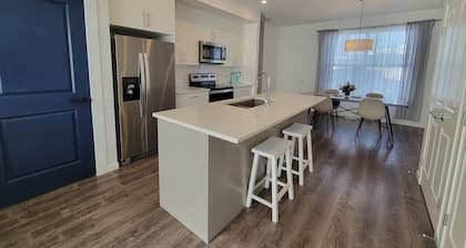 Cozy•3Bedroom•Modern•Mahogany•Family-Friendly