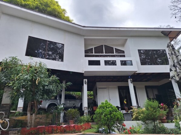 Exterior - Escape to Your Private Costa Rican Jungle Retreat (Atenas)