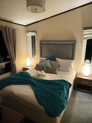 Iron/ironing board, free WiFi, bed sheets - Forest View - Deluxe 3 Bedroom Lodge with Hot Tub in the heart of Northumberland (Morpeth)