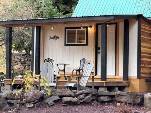 Coho Cabin in Umpqua National Forest