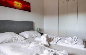 Iron/ironing board, travel cot, free WiFi - 1 bedroom awesome apartment in Vir (Vir)