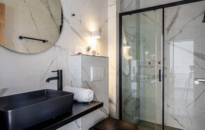 Shower, hair dryer - Luxurious apartment in Vir with house sea view (Vir)