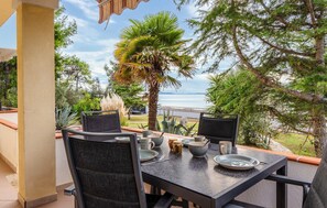Outdoor dining - Beach front apartment in Vir with WiFi (Vir)