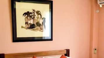 Lydisolert, strykejern/-brett, wi-fi (inkludert) og sengetøy