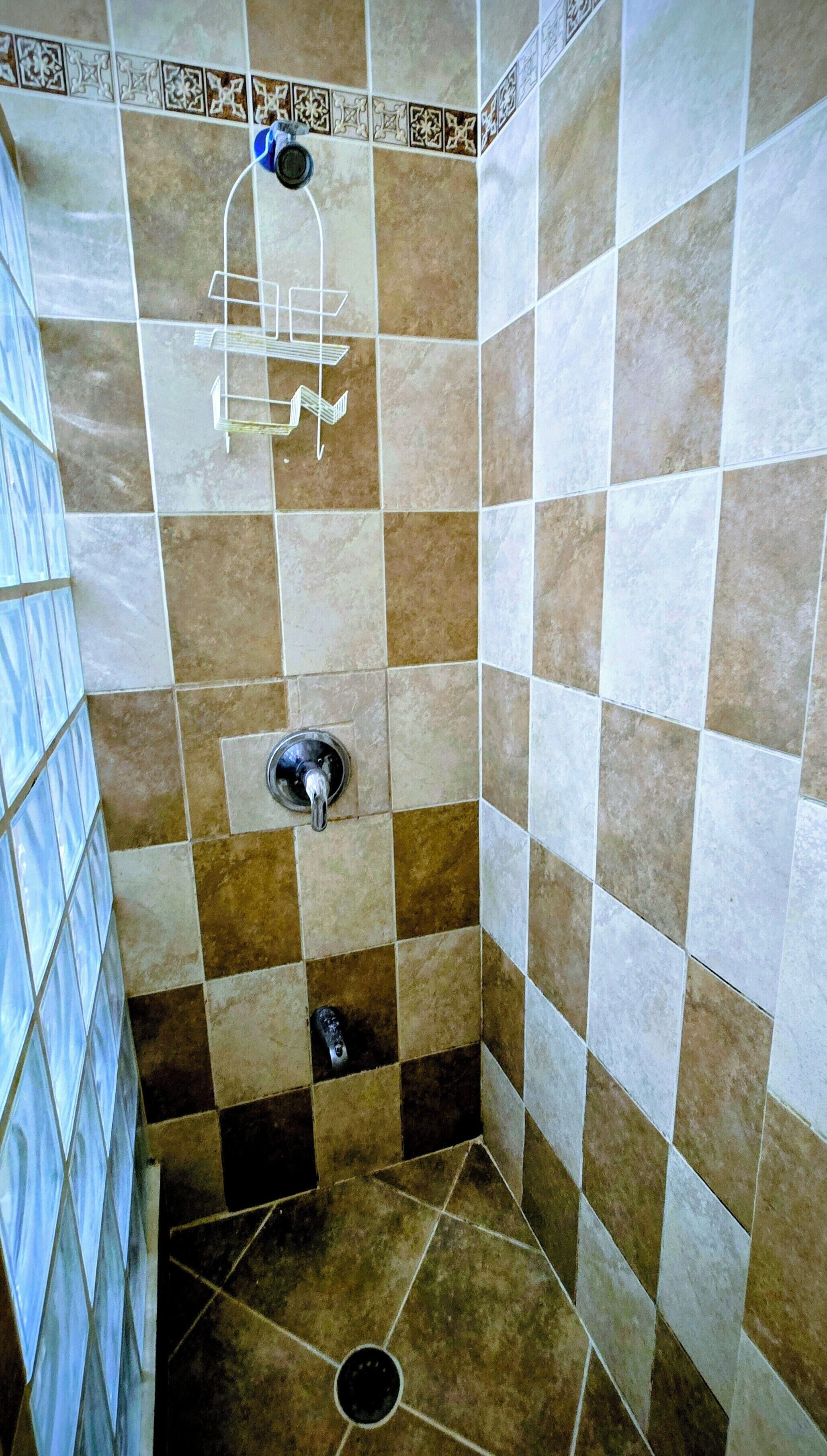 Monolocale comfort, balcone, vista laguna | Bagno | Asciugamani, sapone, carta igienica