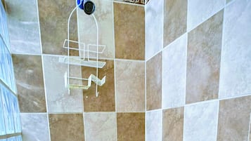 Studio Confort, balcon, vue lagon | Salle de bain