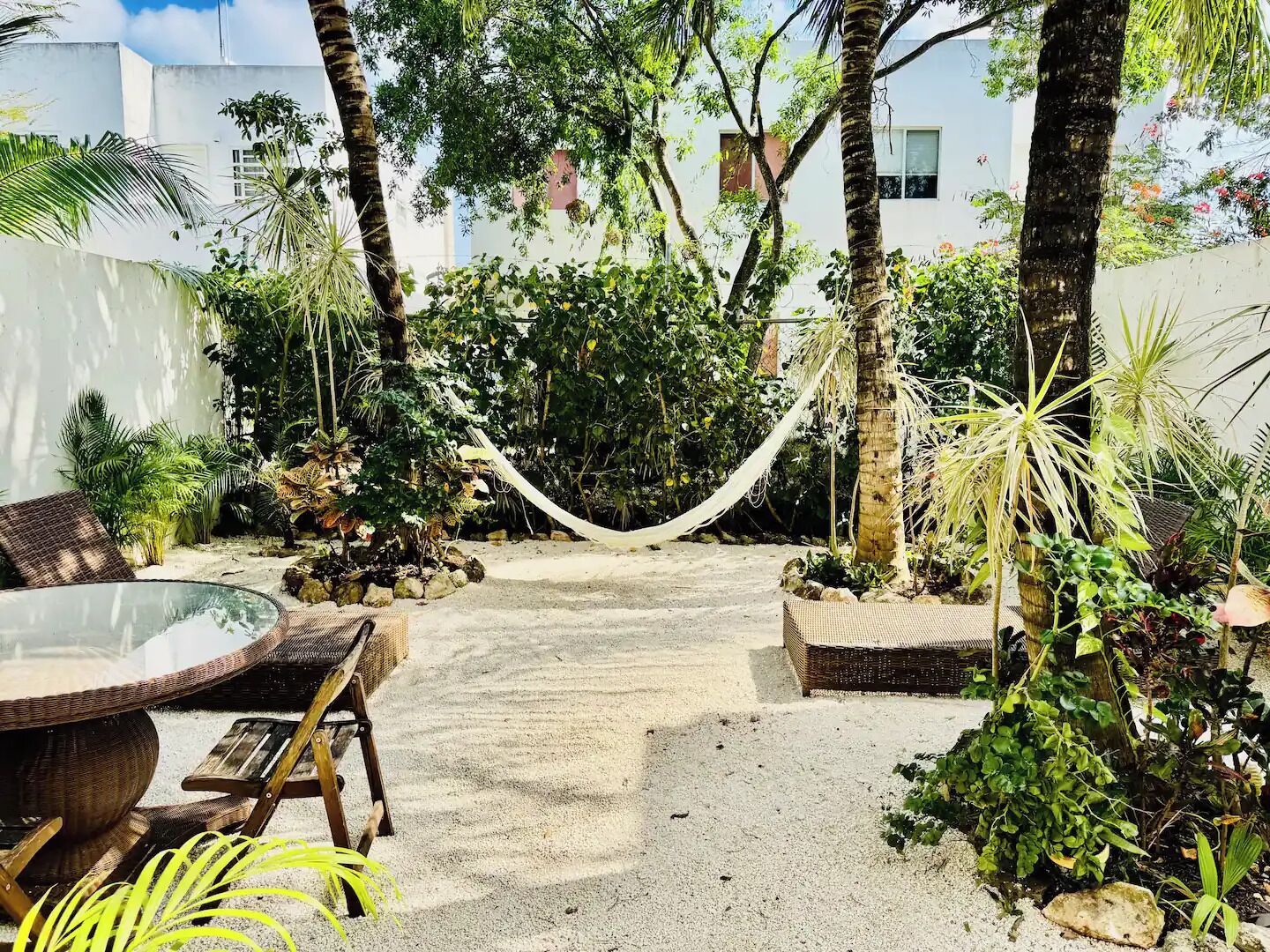 屋外ダイニングエリア