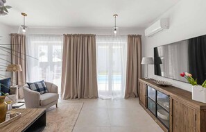 Smart TV, fireplace - Cozy home in Stanisi with private swimming pool, can be inside or outside (Stanisi)
