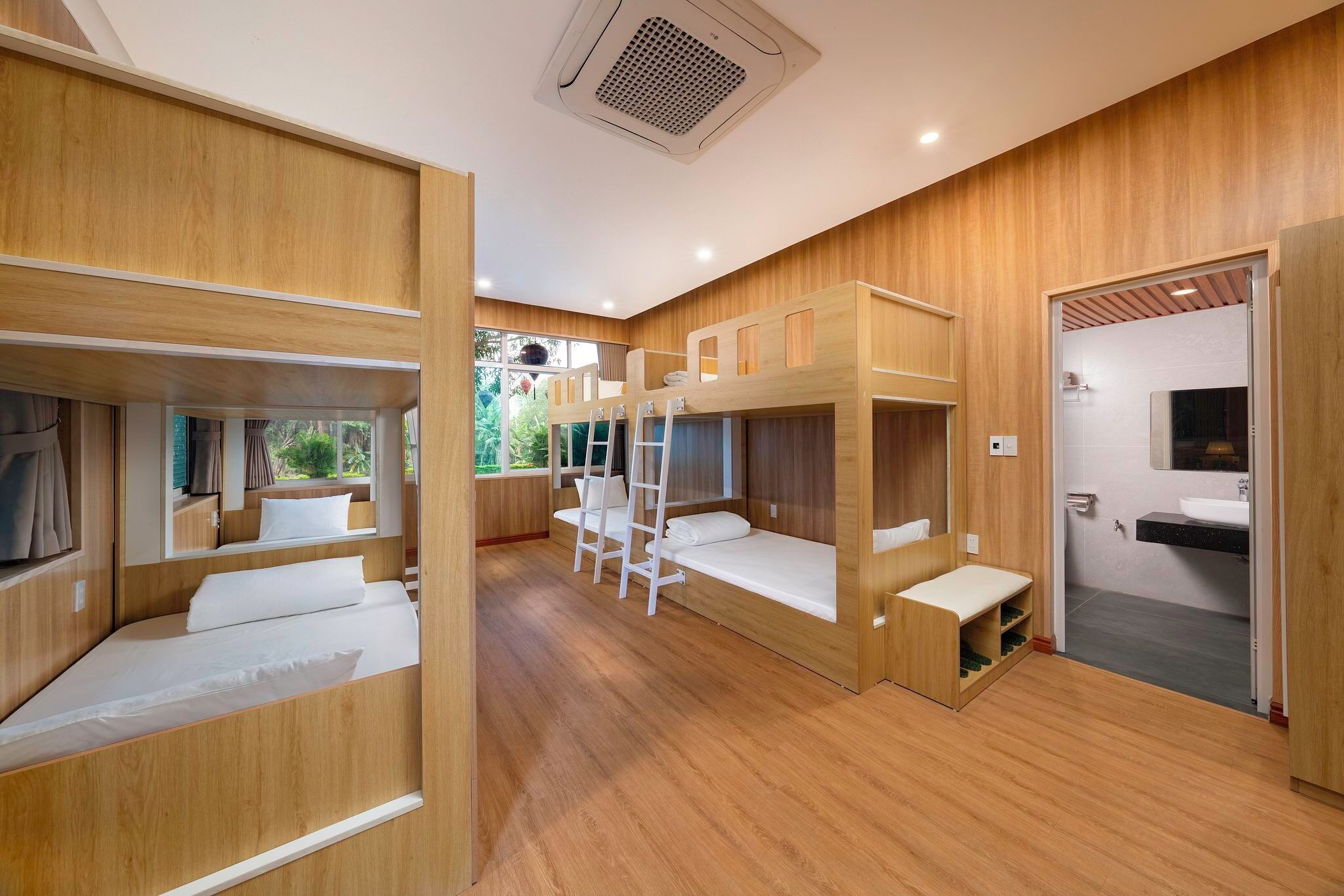 Basic Shared Dormitory | Blackout curtains, soundproofing, free WiFi