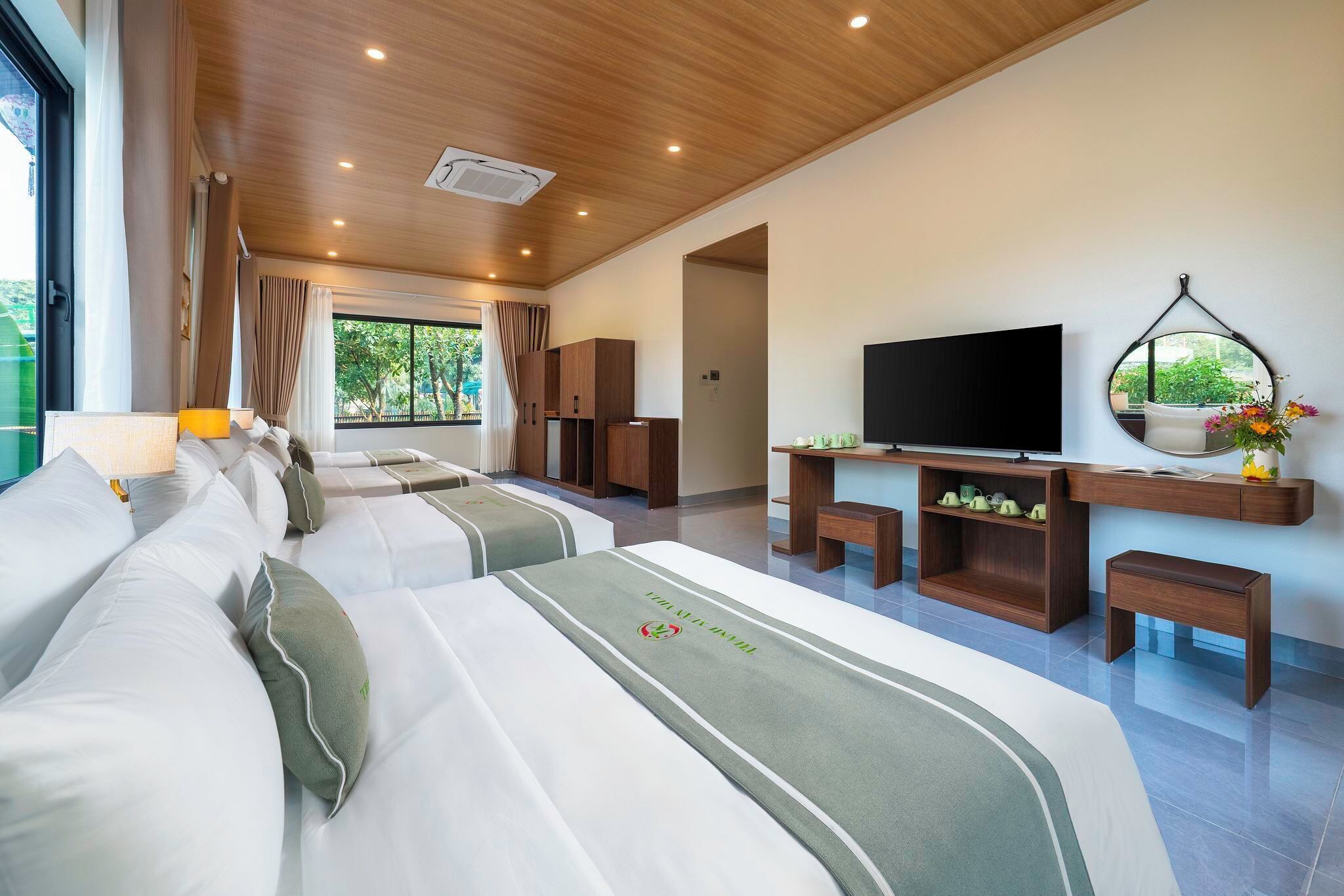 Blackout curtains, soundproofing, free WiFi