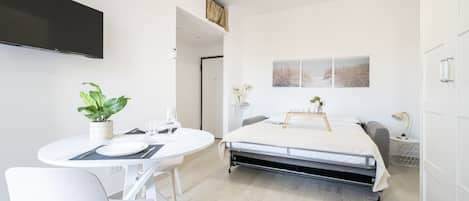 1 bedroom, iron/ironing board