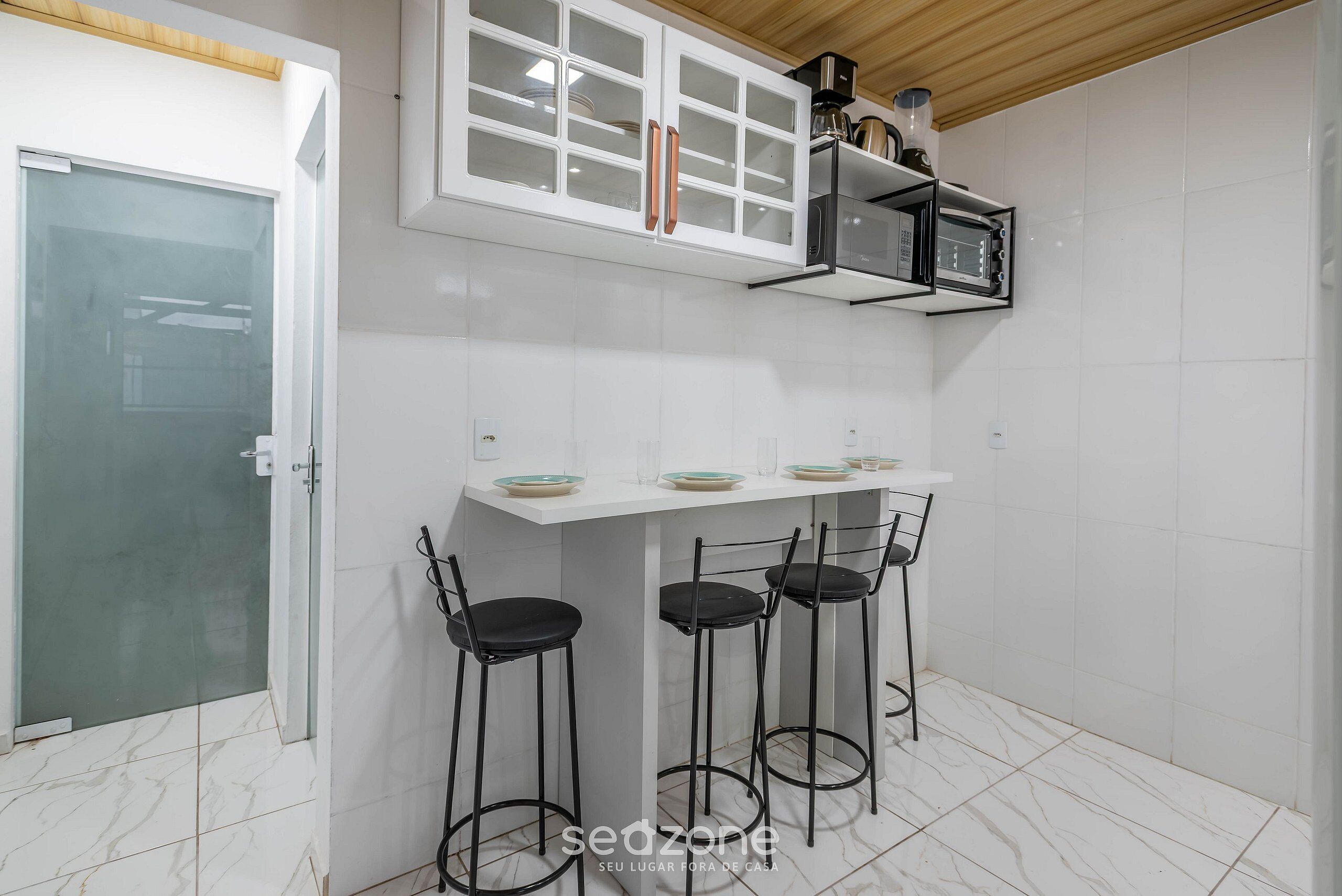 Basic Apartment | Dining