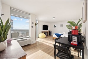 1 habitación, tabla de planchar con plancha, wifi y ropa de cama 