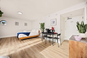1 chambre, fer et planche à repasser, Wi-Fi, draps fournis
