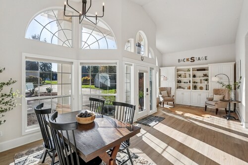 Private 4-bedroom house close to I5 freeway.