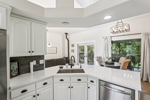 Interior - Private 4-bedroom house close to I5 freeway. (Ridgefield)