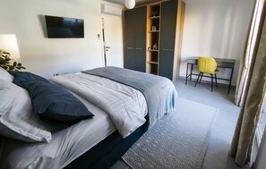 2 chambres, fer et planche à repasser, lit parapluie, Wi-Fi gratuit