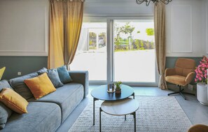 Smart TV - Awesome home in Nedescina with sauna (Nedescina)