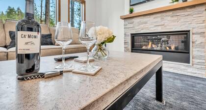 Tahoe City Retreat - Creekside Deck & Hot Tub