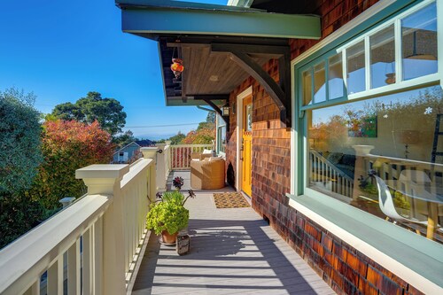 Golden Gate & Sunset Views! Classic Berkeley Home