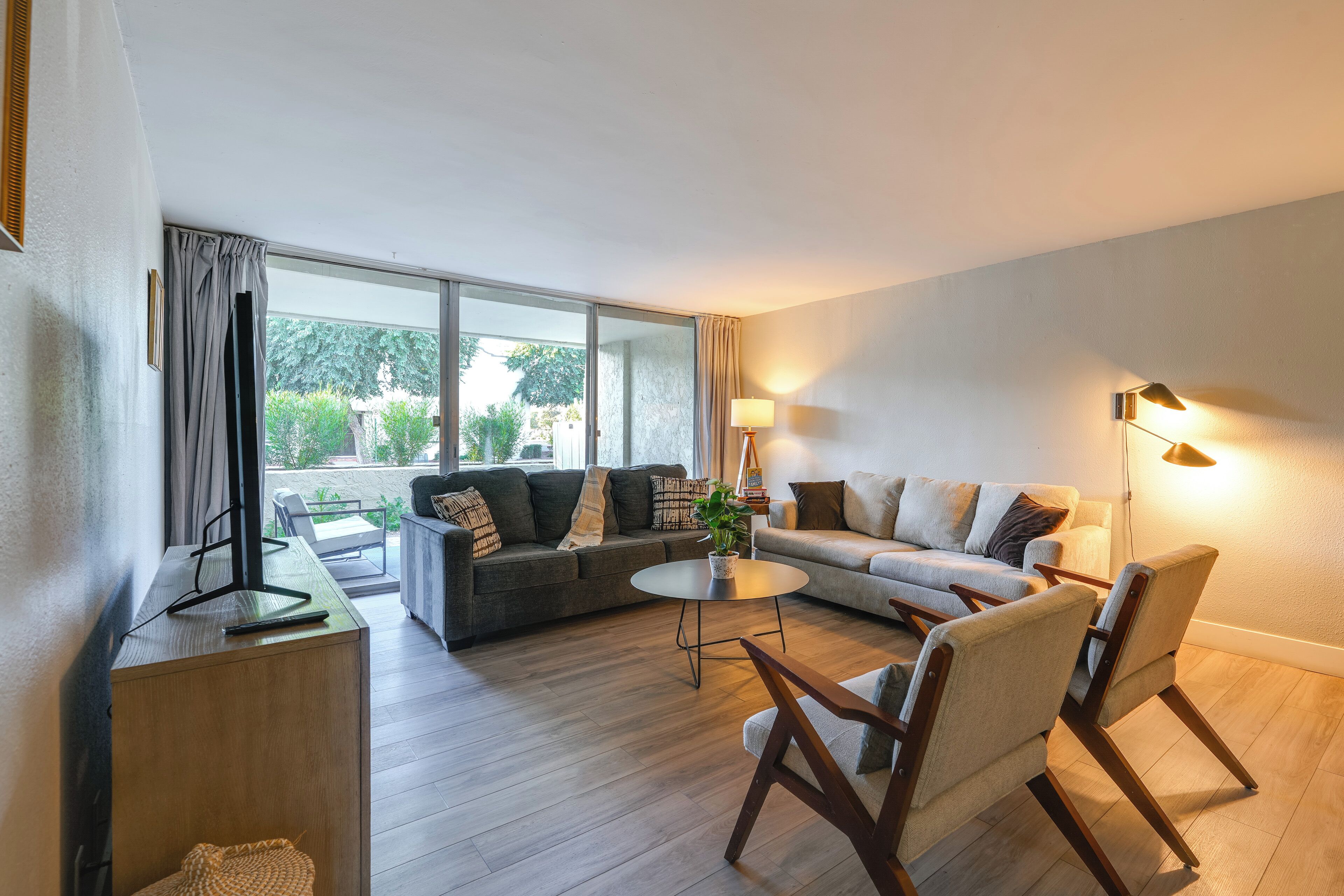 Télévision, table de tennis de table