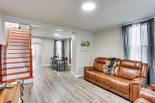 2 Mi to Dtwn Harrisburg! Convenient Duplex