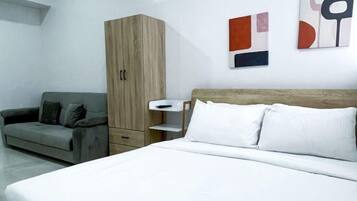 Silitysrauta/-lauta, vuodevaatteet, pääsy pyörätuolilla