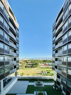 Property grounds - WV Towers - Cozy Studio Base Near City Hotspots (Iloilo City)