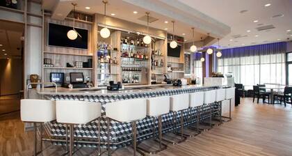 Waterfront AC Condo · Balcony, Pool, Hot Tub & Free Parking