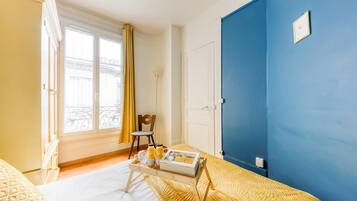 Silitysrauta/-lauta, ilmainen Wi-Fi, vuodevaatteet