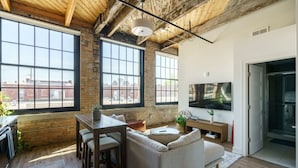 Living area - Spacious Factory Flat (Columbus)