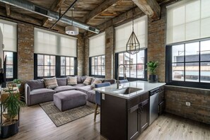 Interior - Airy Factory Loft - Short North (Columbus)