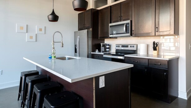 Coffee/tea maker, fridge, microwave, oven - Short North Renovated Factory Loft - Free Parking (Columbus)