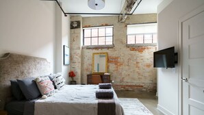 Room - The SOHO Industrial Loft (Columbus)