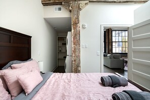 1 bedroom, iron/ironing board, WiFi, bed sheets - Mid Century Industrial Loft - Short North (Columbus)