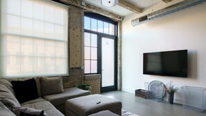 TV - Columbus Electric Factory Flat - Short North (Columbus)