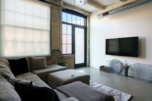 TV - Columbus Electric Factory Flat - Short North (Columbus)