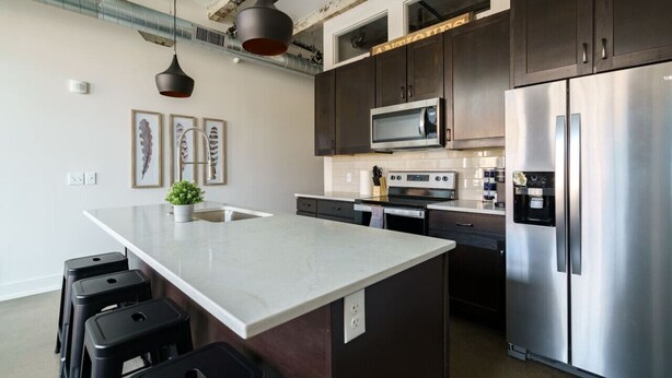 Coffee/tea maker, fridge, microwave, oven - Columbus Electric Factory Flat - Short North (Columbus)