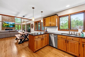 Interior - Hot Tub, Gameroom, Outdoor Kitchen & Lakeside! (Mooresville)